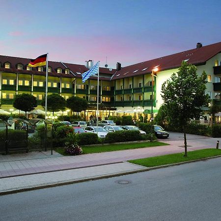เบาเออร์ โฮเทล แอนด์ เรสเตอรองต์ Hotel เฟลด์เคอร์เชิน ภายนอก รูปภาพ